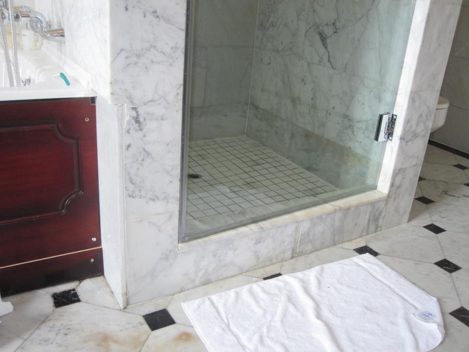 Bianco Carrara Shower Unit